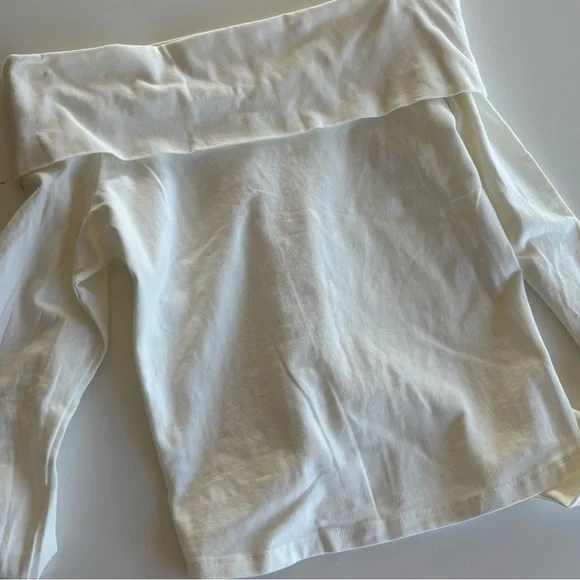 Brandy Melville White Off the Shoulder Peggy Top - Picture 6 of 6